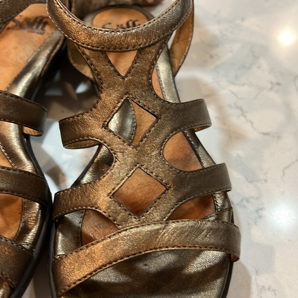 Sofft bronze comfort sandals, size 8 - Picture 11 of 16